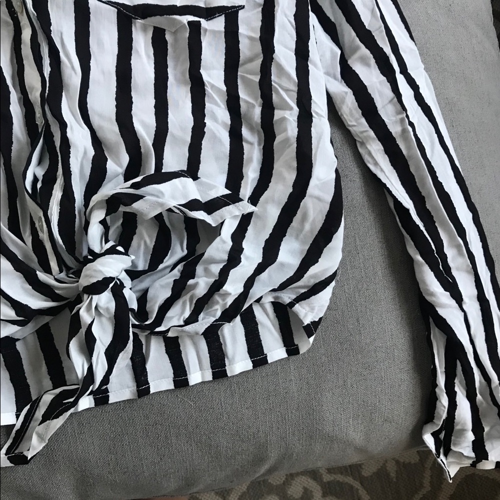 Forever 21 striped button up - Picture 3 of 3